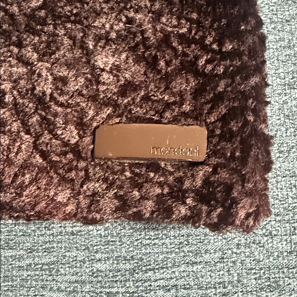 Mondani Women's Black waist Fur Bag. - Picture 3 of 10